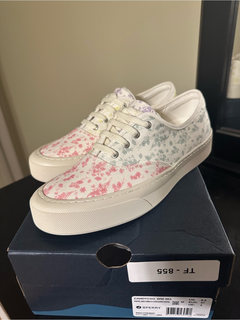 Sperry Floral Canvas Low-Top Sneakers in Pink, Gray & Cream
